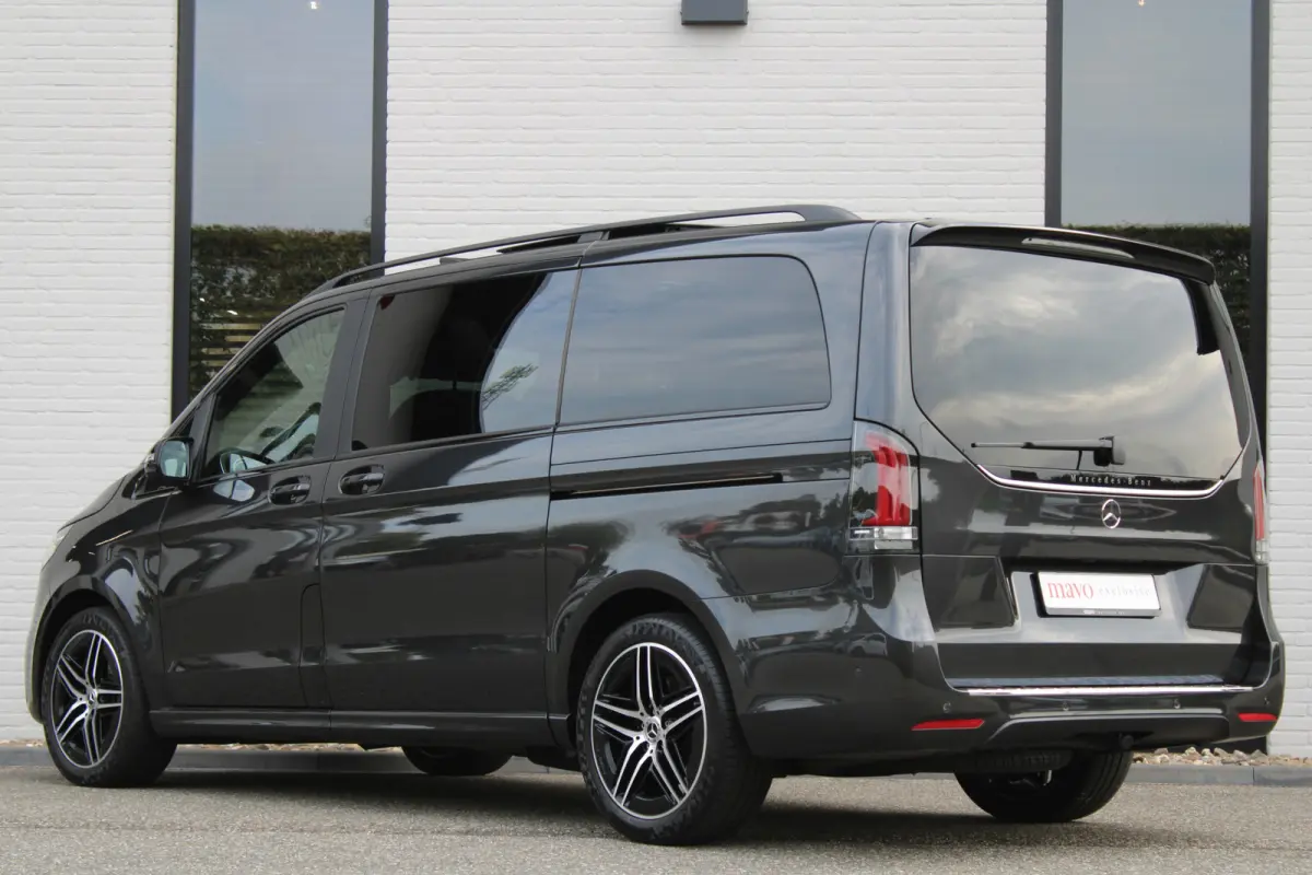 300d / AMG / 4-Matic / 7-Persoons / Luchtvering / Pano / Elec Stoelen / Burmester / Vol Opties / NIEUWSTAAT.