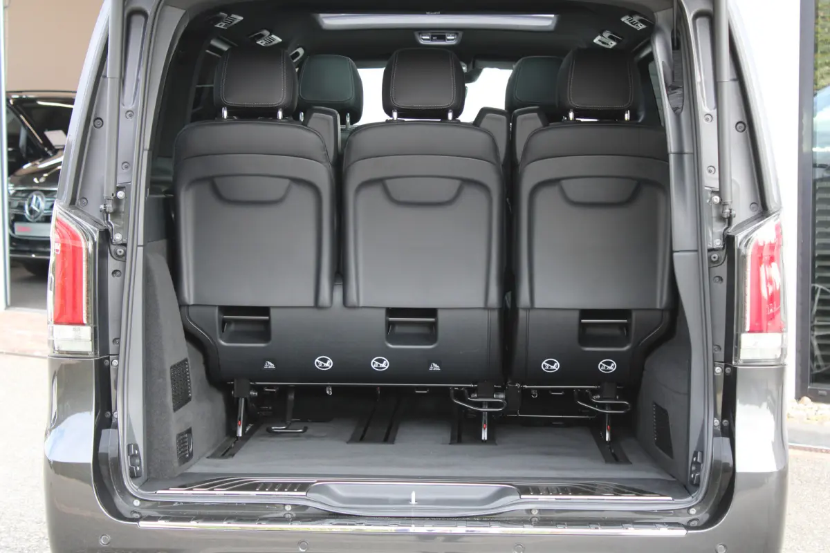 300d / AMG / 4-Matic / 7-Persoons / Luchtvering / Pano / Elec Stoelen / Burmester / Vol Opties / NIEUWSTAAT.