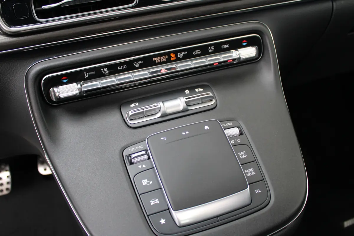 300d / AMG / 4-Matic / 7-Persoons / Luchtvering / Pano / Elec Stoelen / Burmester / Vol Opties / NIEUWSTAAT.