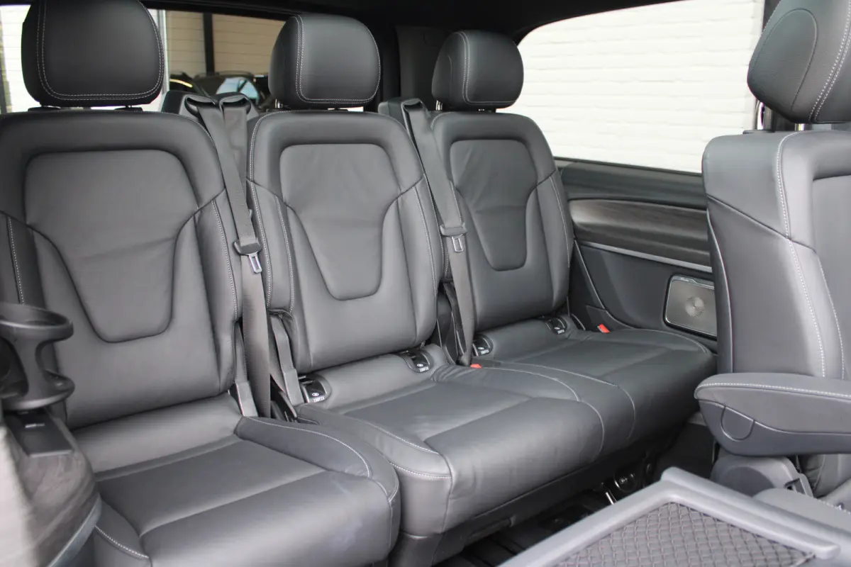 300d / AMG / 4-Matic / 7-Persoons / Luchtvering / Pano / Elec Stoelen / Burmester / Vol Opties / NIEUWSTAAT.
