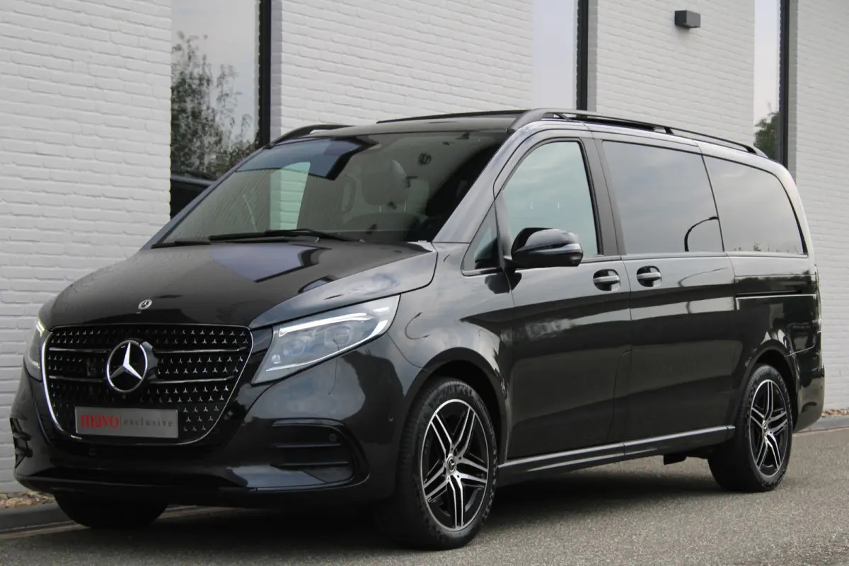 300d / AMG / 4-Matic / 7-Persoons / Luchtvering / Pano / Elec Stoelen / Burmester / Vol Opties / NIEUWSTAAT.