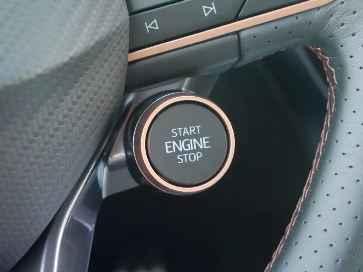 1.5 TSI e-Hybrid Business 204 Pk Automaat Navi / DAB / Apple Carplay / Camera / Stoel- en stuurverwarming