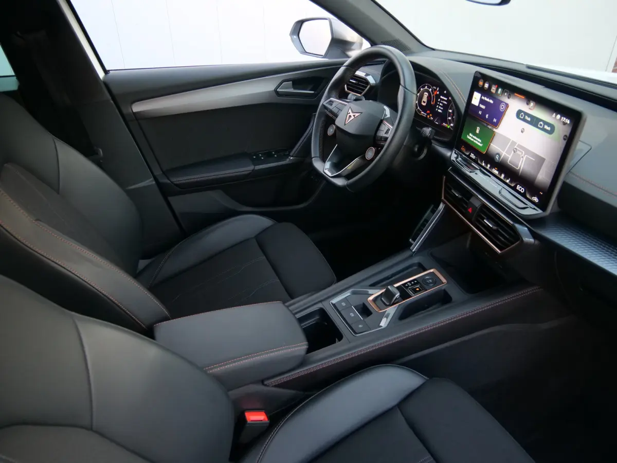 1.5 TSI e-Hybrid Business 204 Pk Automaat Navi / DAB / Apple Carplay / Camera / Stoel- en stuurverwarming