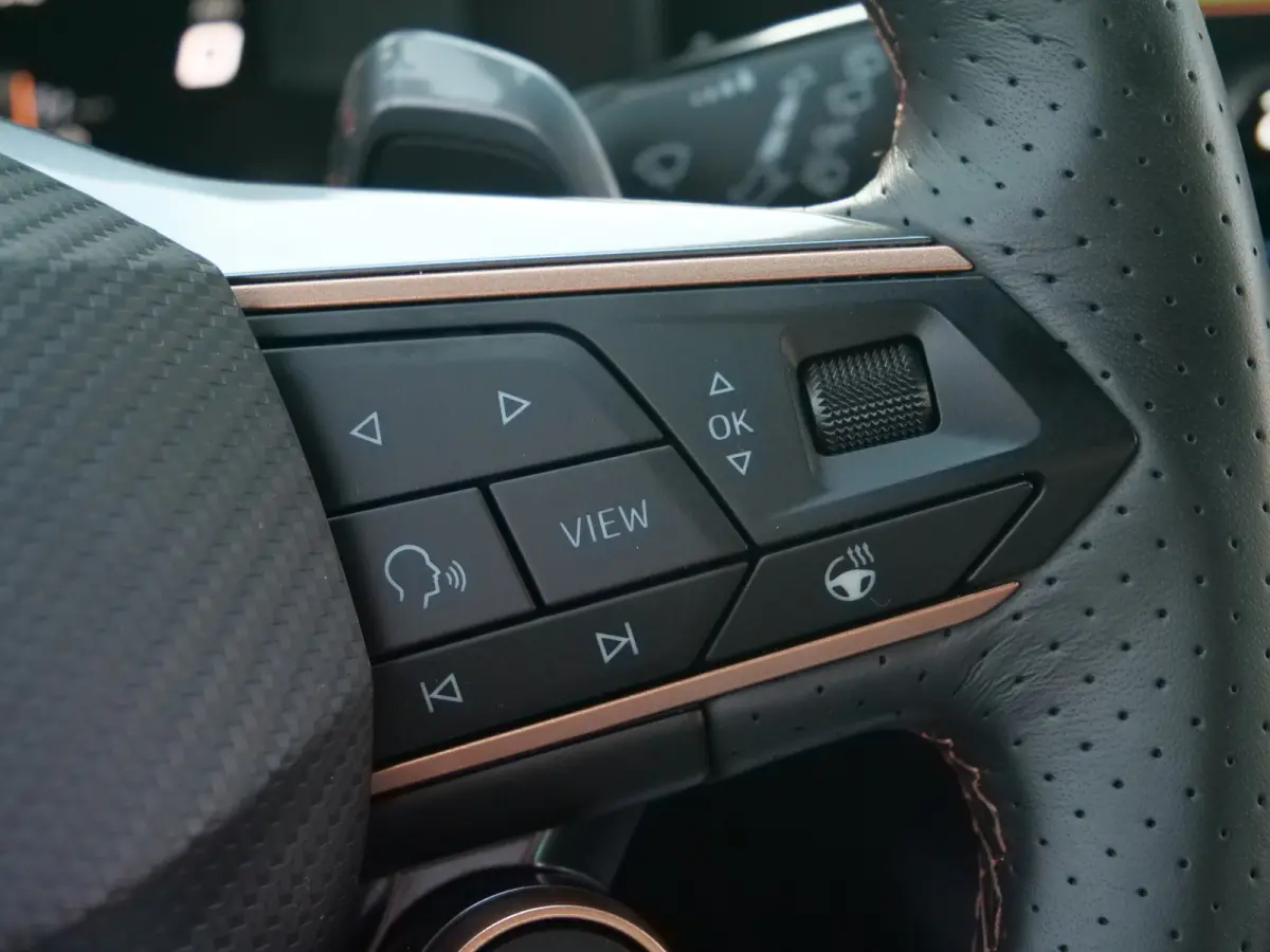 1.5 TSI e-Hybrid Business 204 Pk Automaat Navi / DAB / Apple Carplay / Camera / Stoel- en stuurverwarming