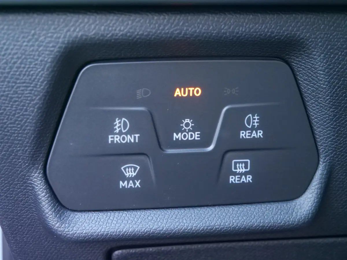 1.5 TSI e-Hybrid Business 204 Pk Automaat Navi / DAB / Apple Carplay / Camera / Stoel- en stuurverwarming