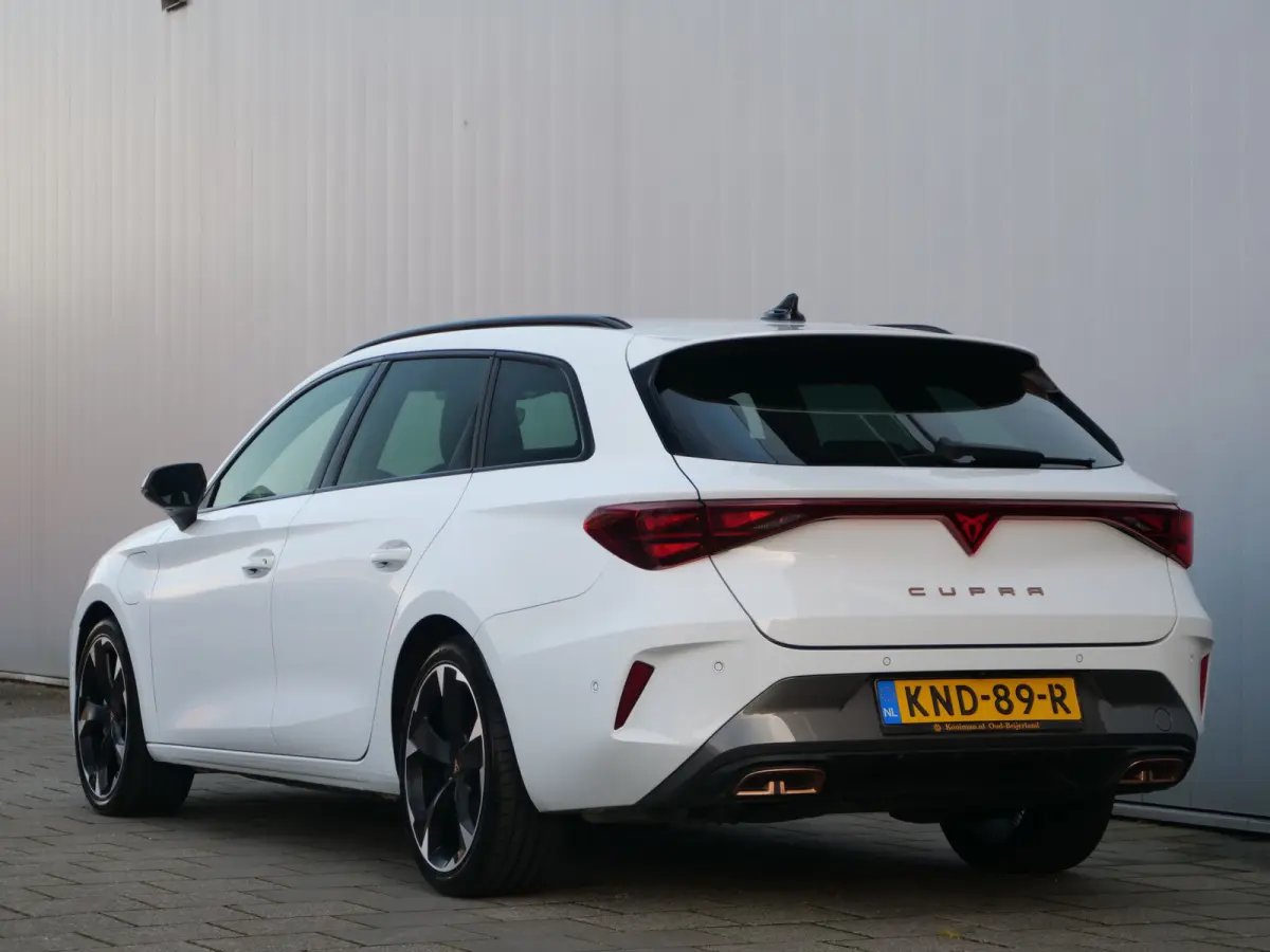 1.5 TSI e-Hybrid Business 204 Pk Automaat Navi / DAB / Apple Carplay / Camera / Stoel- en stuurverwarming