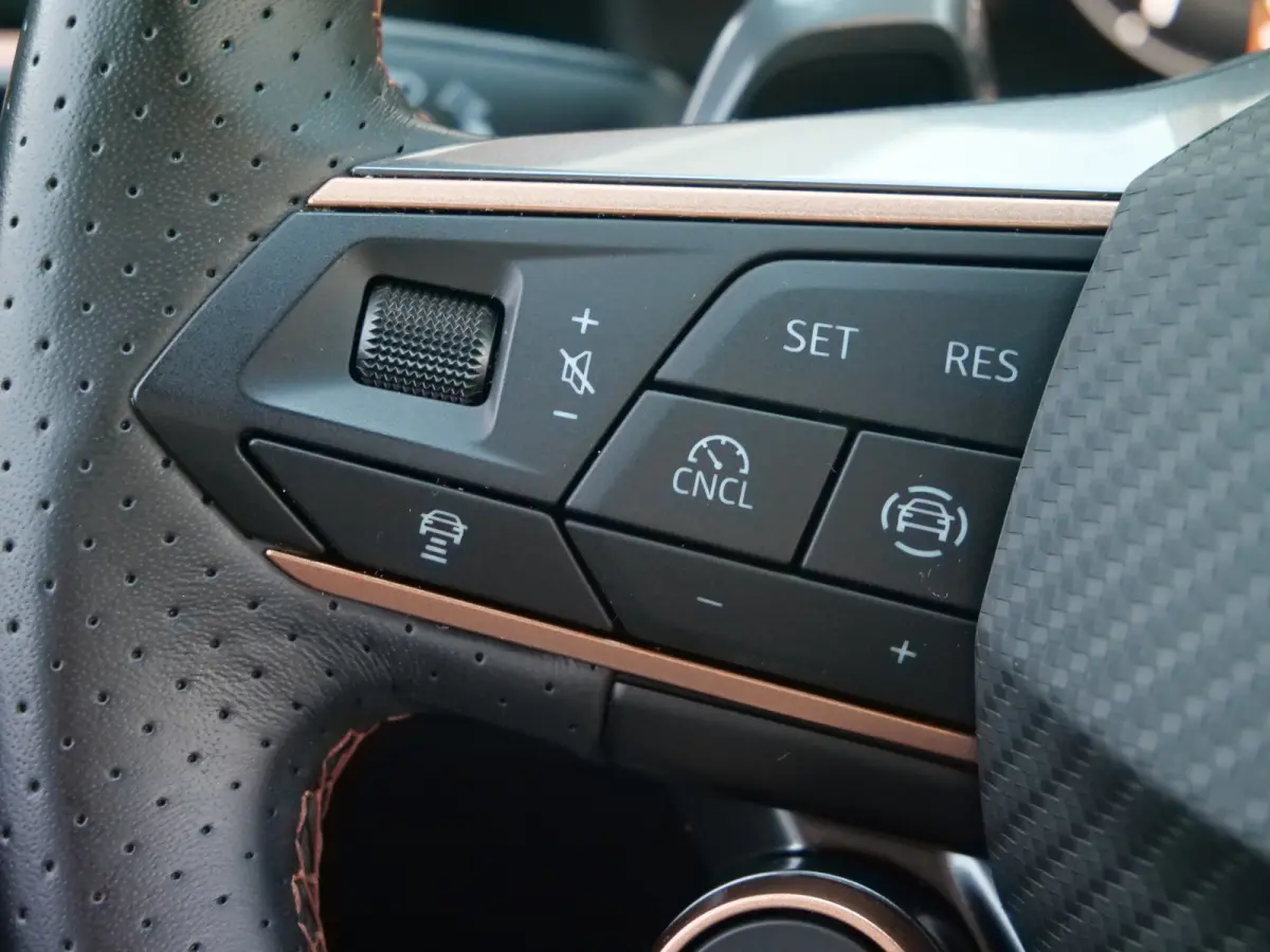 1.5 TSI e-Hybrid Business 204 Pk Automaat Navi / DAB / Apple Carplay / Camera / Stoel- en stuurverwarming