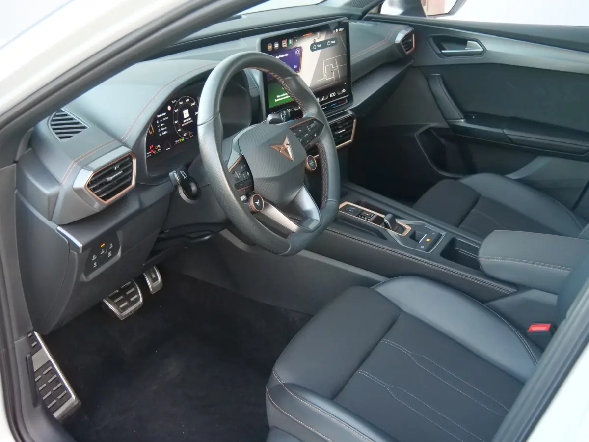 1.5 TSI e-Hybrid Business 204 Pk Automaat Navi / DAB / Apple Carplay / Camera / Stoel- en stuurverwarming