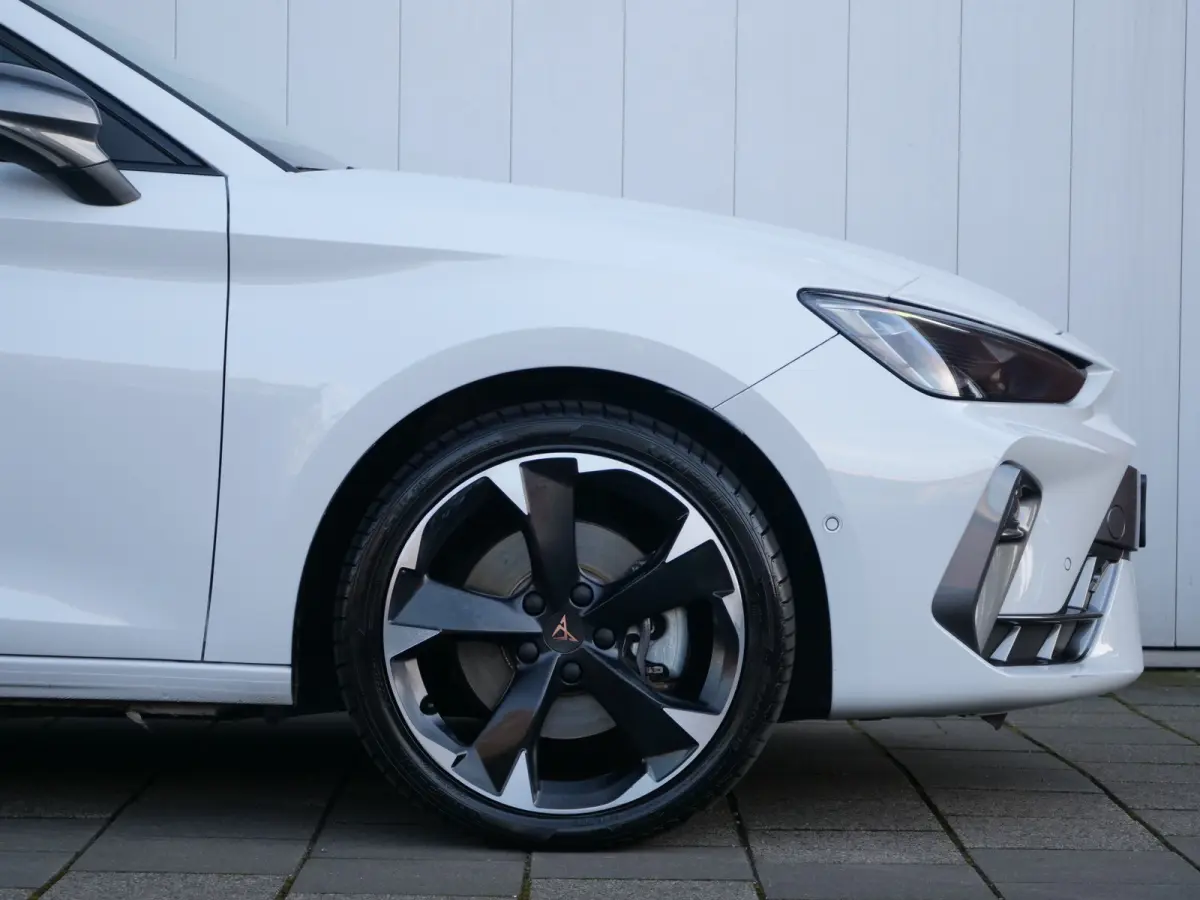 1.5 TSI e-Hybrid Business 204 Pk Automaat Navi / DAB / Apple Carplay / Camera / Stoel- en stuurverwarming