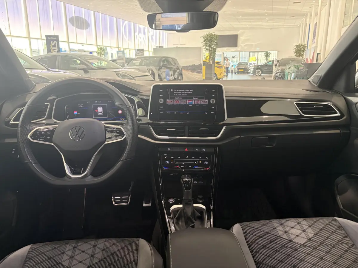 1.5 TSI R-Line Business+ | ADAPTIVE CRUISE CONTROL | ACHTERUITRIJCAMERA | TREKHAAK | ELEKTRISCH BEDIENBARE ACHTERKLEP | PANORAMADAK |
