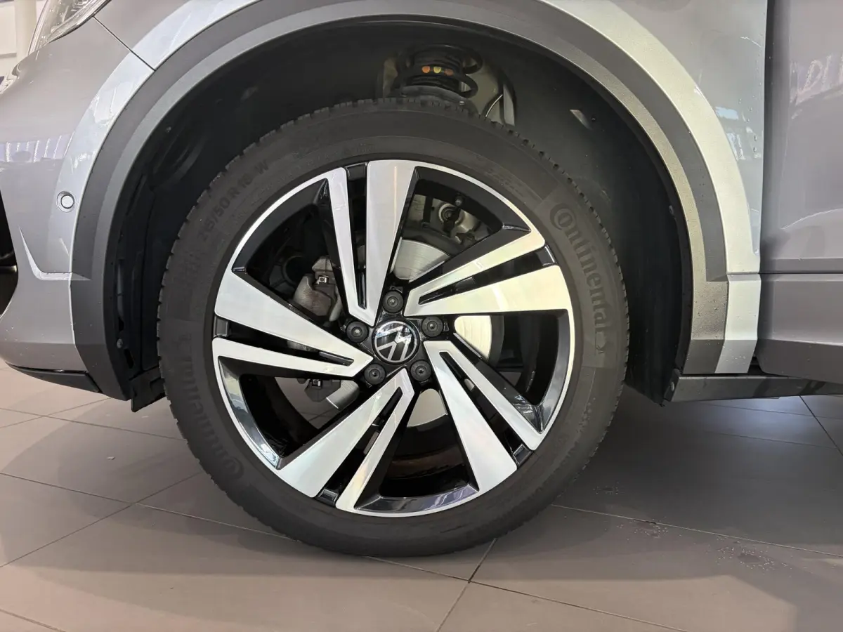 1.5 TSI R-Line Business+ | ADAPTIVE CRUISE CONTROL | ACHTERUITRIJCAMERA | TREKHAAK | ELEKTRISCH BEDIENBARE ACHTERKLEP | PANORAMADAK |