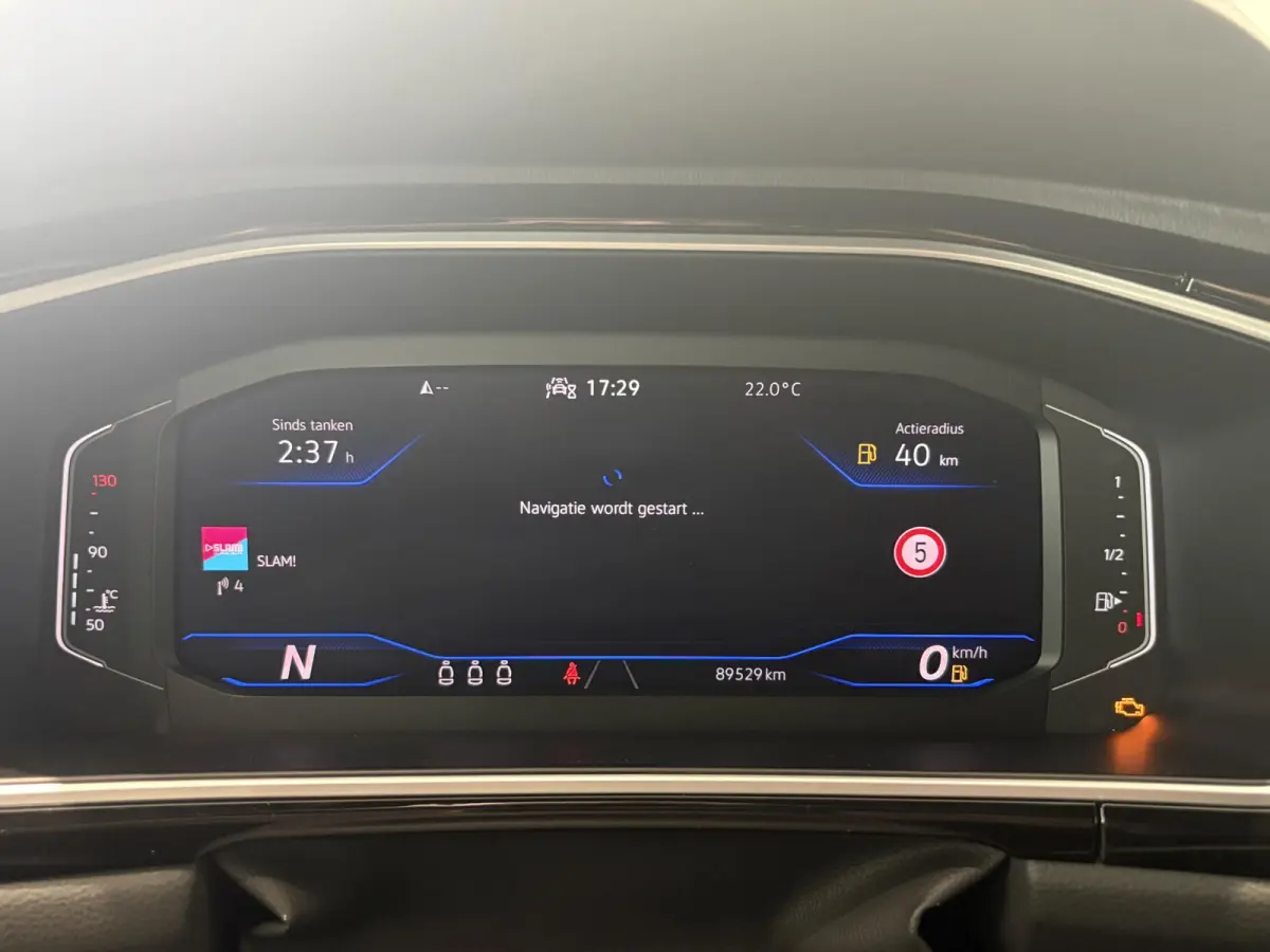 1.5 TSI R-Line Business+ | ADAPTIVE CRUISE CONTROL | ACHTERUITRIJCAMERA | TREKHAAK | ELEKTRISCH BEDIENBARE ACHTERKLEP | PANORAMADAK |