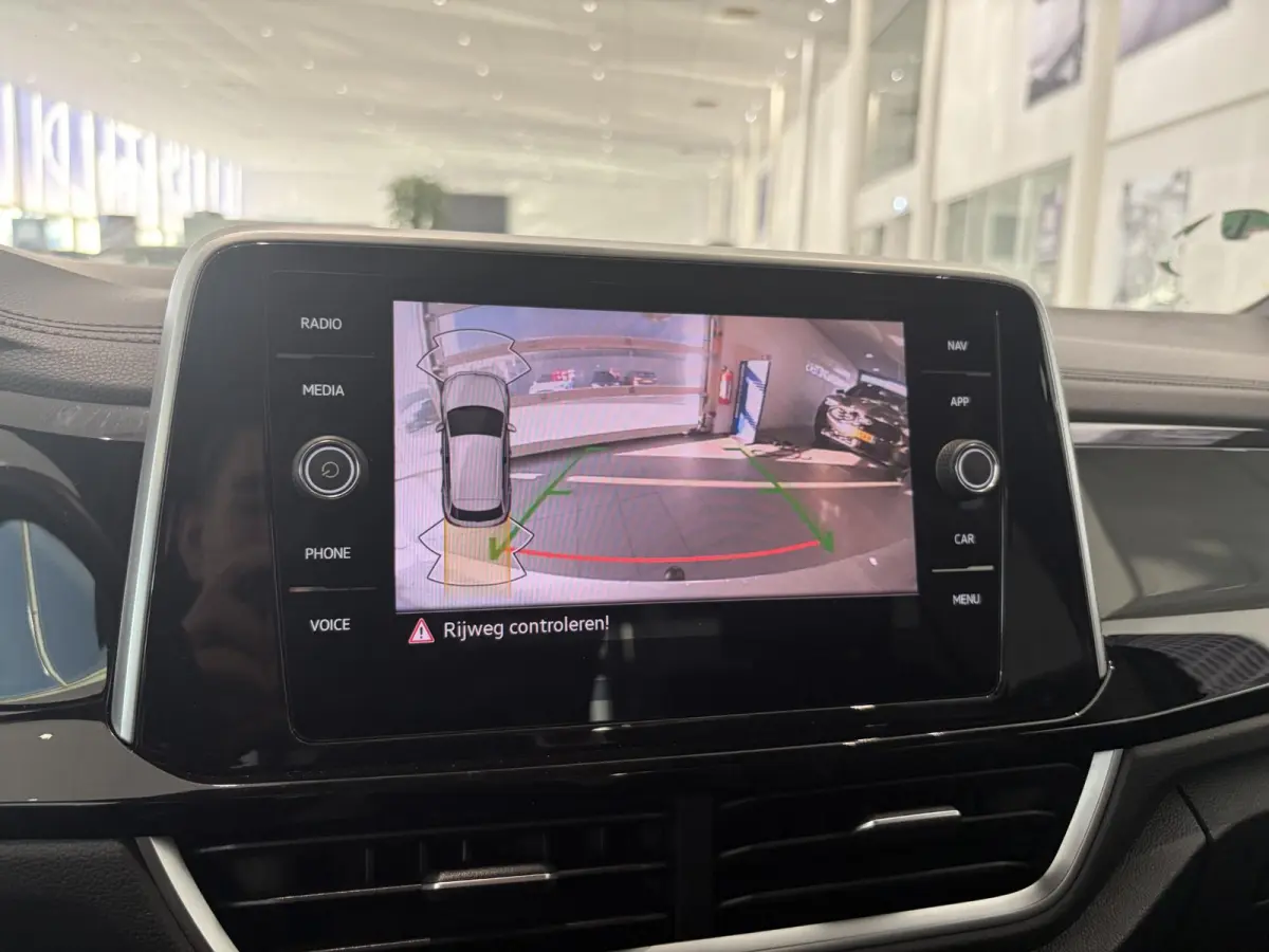 1.5 TSI R-Line Business+ | ADAPTIVE CRUISE CONTROL | ACHTERUITRIJCAMERA | TREKHAAK | ELEKTRISCH BEDIENBARE ACHTERKLEP | PANORAMADAK |