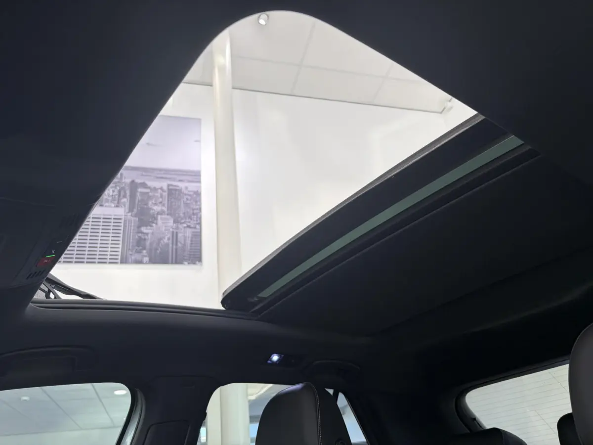 1.5 TSI R-Line Business+ | ADAPTIVE CRUISE CONTROL | ACHTERUITRIJCAMERA | TREKHAAK | ELEKTRISCH BEDIENBARE ACHTERKLEP | PANORAMADAK |