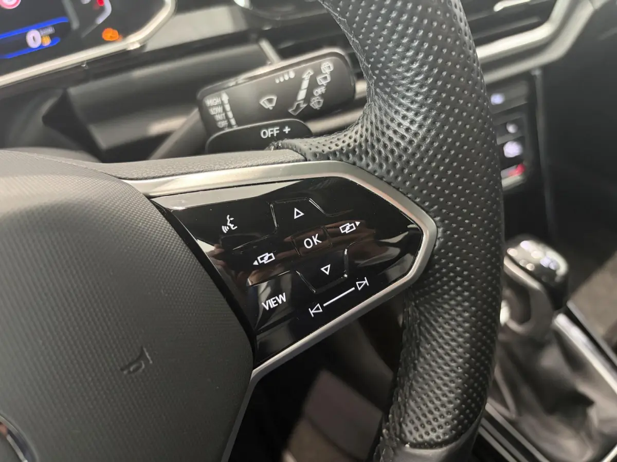 1.5 TSI R-Line Business+ | ADAPTIVE CRUISE CONTROL | ACHTERUITRIJCAMERA | TREKHAAK | ELEKTRISCH BEDIENBARE ACHTERKLEP | PANORAMADAK |
