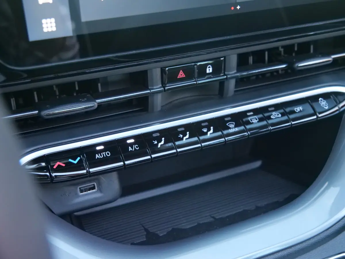 Urban 42 kWh 119 Pk Automaat DAB / Apple Carplay / Camera / Stoelverwarming / SOH 95,7 %
