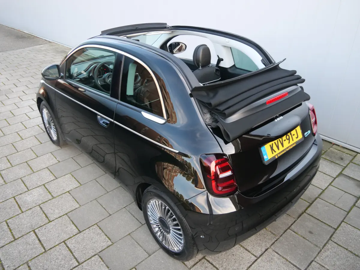 Urban 42 kWh 119 Pk Automaat DAB / Apple Carplay / Camera / Stoelverwarming / SOH 95,7 %