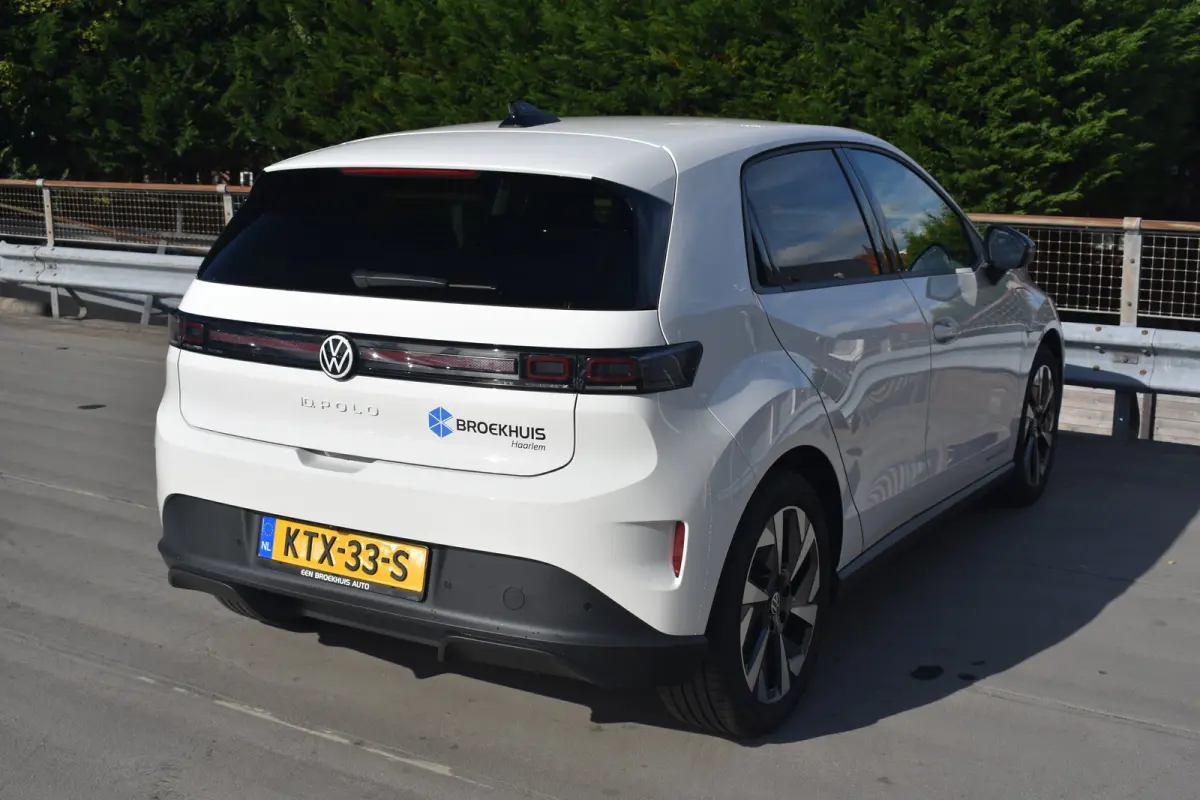 Life First Edition 52 kWh | CAMERA | STOEL+STUUR VERW. | ADAPT.CRUISE | 2-ZONE CLIMA | APP.CONNECT | DODEHOEK | DAB+ | FULL.LED |