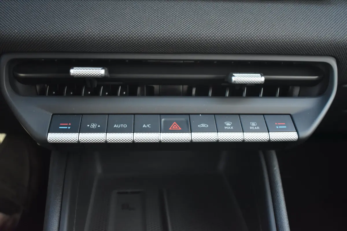 Life First Edition 52 kWh | CAMERA | STOEL+STUUR VERW. | ADAPT.CRUISE | 2-ZONE CLIMA | APP.CONNECT | DODEHOEK | DAB+ | FULL.LED |