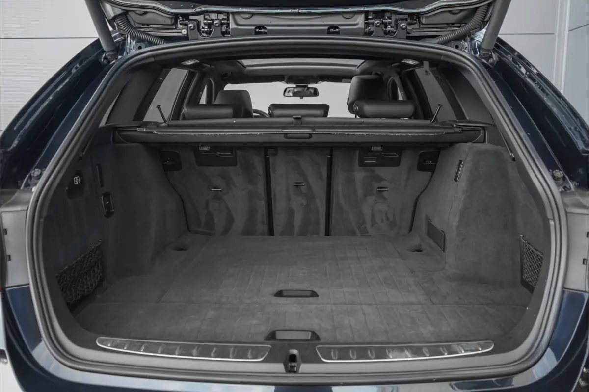 330i High Executive M-Sport Pano Leder Stuur & Stoelverw PDC 19"