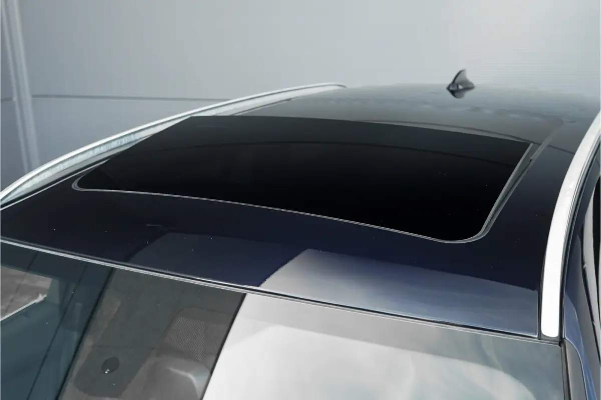330i High Executive M-Sport Pano Leder Stuur & Stoelverw PDC 19"