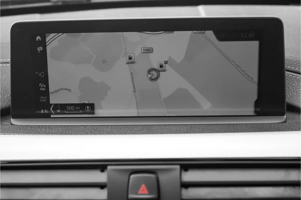 330i High Executive M-Sport Pano Leder Stuur & Stoelverw PDC 19"