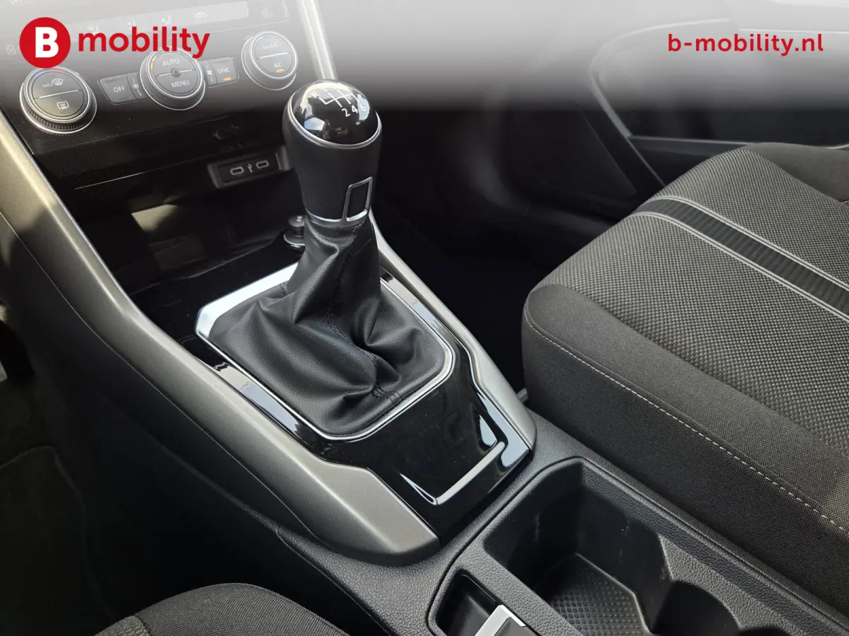 1.0 TSI Style Business Apple CarPlay NL Auto! | Adaptive Cruise Control | PDC V+A | DAB Audio