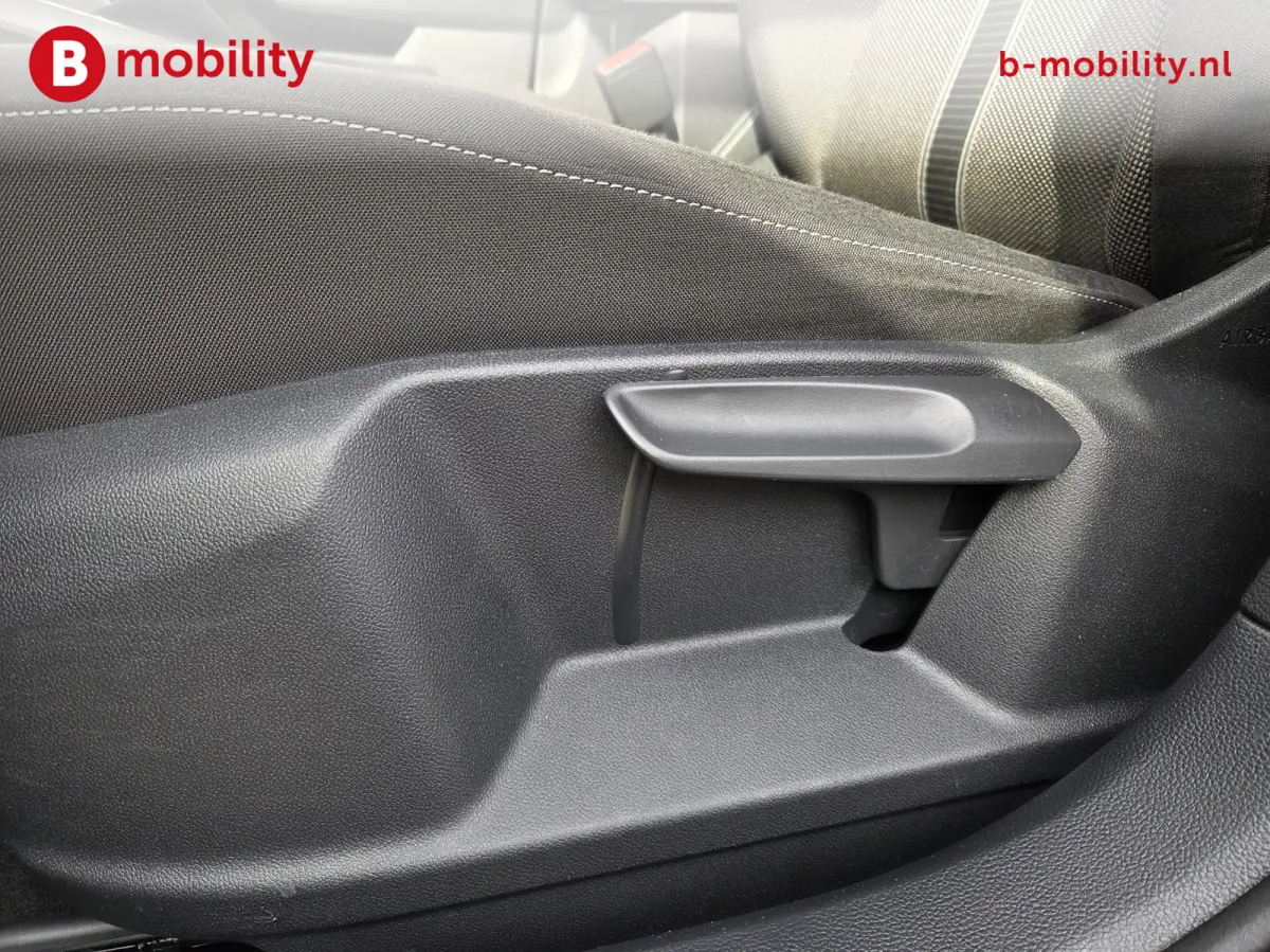 1.0 TSI Style Business Apple CarPlay NL Auto! | Adaptive Cruise Control | PDC V+A | DAB Audio