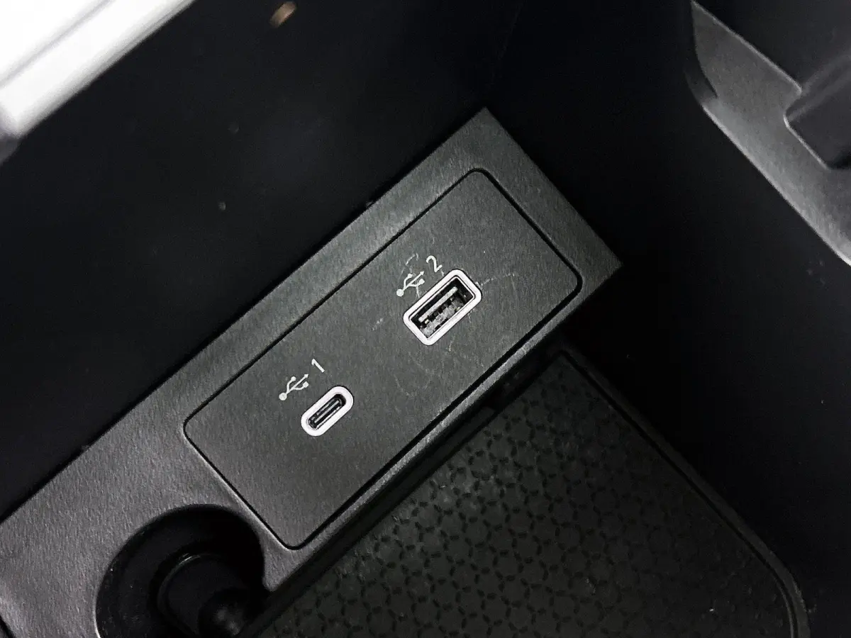 1.3 MHEV Business Access | PANORAMADAK | ACHTERUITRIJCAMERA | DODEHOEK | APPLE CARPLAY - ANDROID AUTO | KEYLESS |