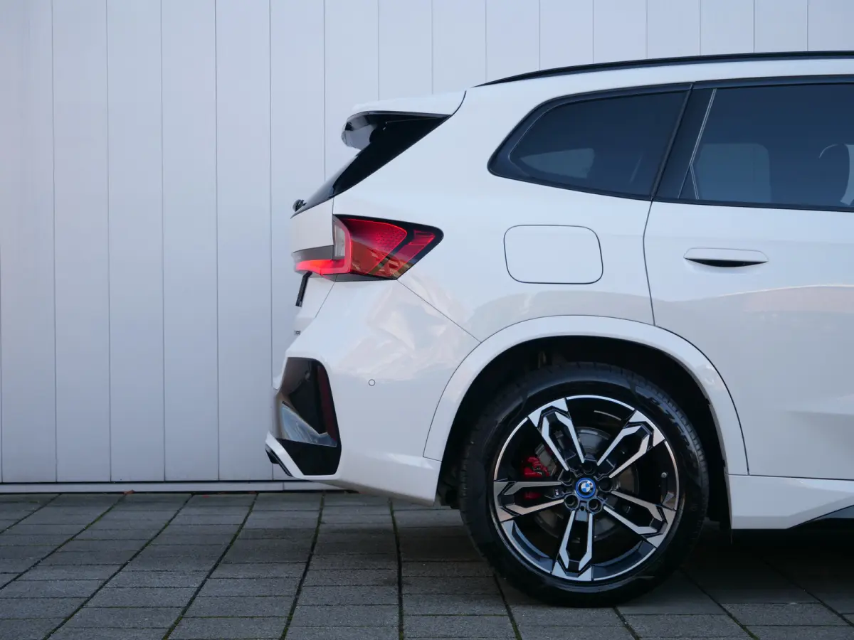 xDrive25e M-Sport Pro 245 Pk Automaat Navi / DAB / Apple Carplay / Camera's / Stoelverwarming