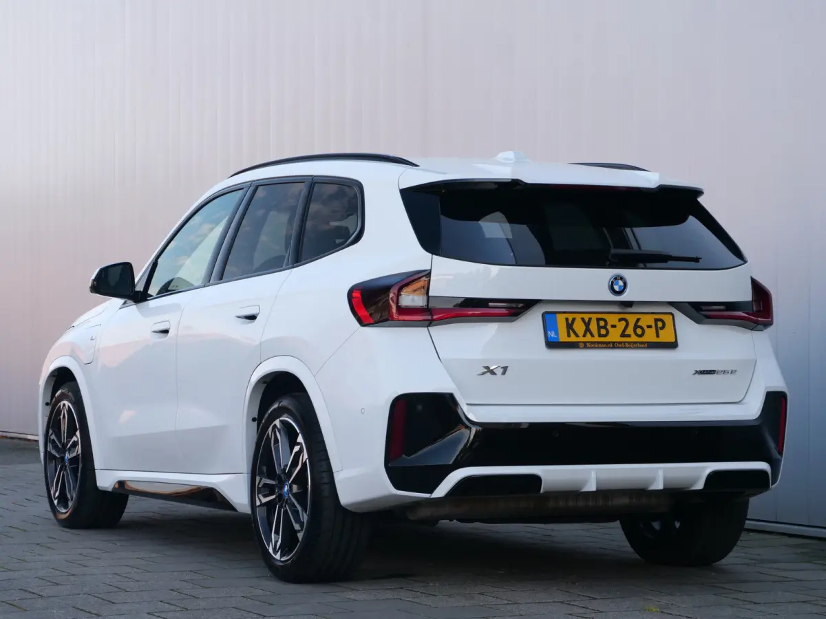xDrive25e M-Sport Pro 245 Pk Automaat Navi / DAB / Apple Carplay / Camera's / Stoelverwarming