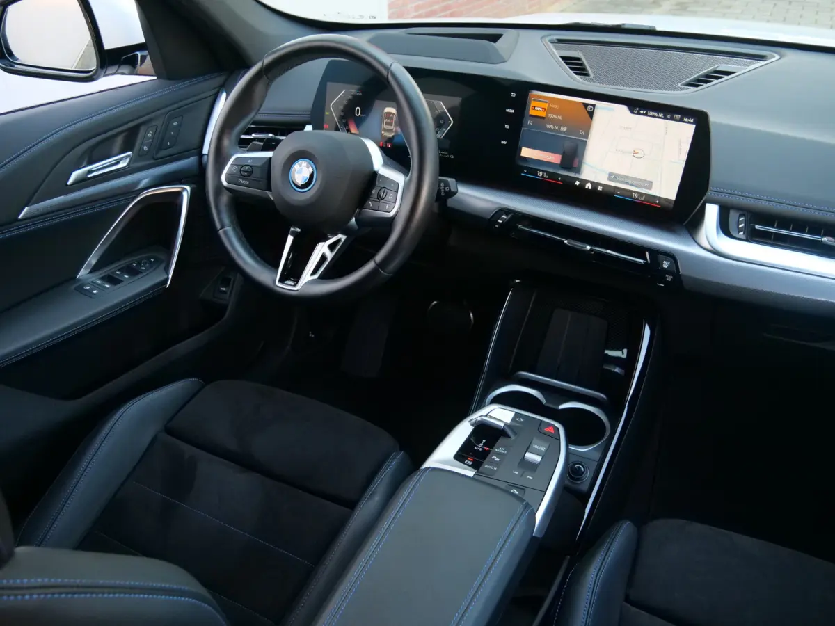 xDrive25e M-Sport Pro 245 Pk Automaat Navi / DAB / Apple Carplay / Camera's / Stoelverwarming