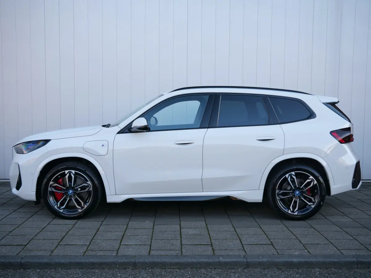 xDrive25e M-Sport Pro 245 Pk Automaat Navi / DAB / Apple Carplay / Camera's / Stoelverwarming