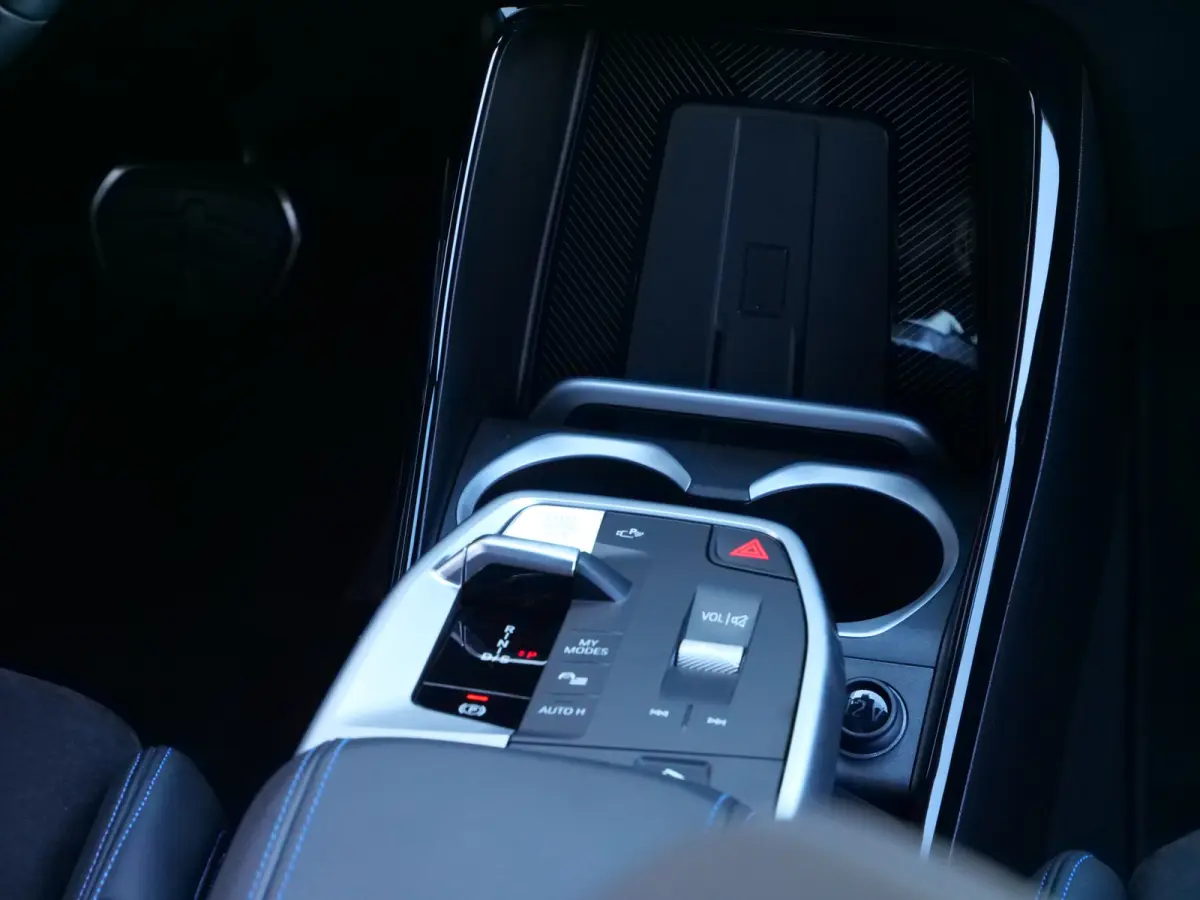xDrive25e M-Sport Pro 245 Pk Automaat Navi / DAB / Apple Carplay / Camera's / Stoelverwarming