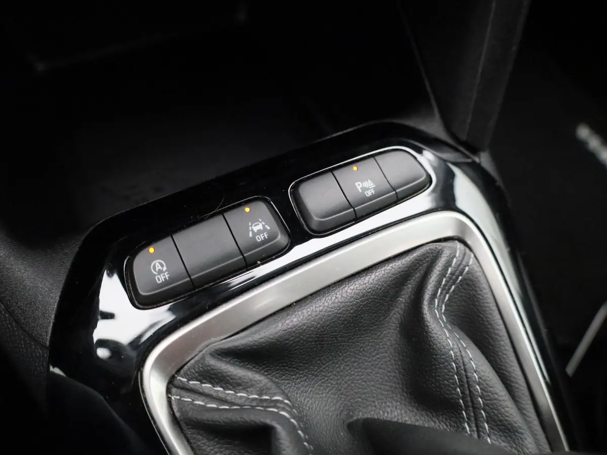 1.2 Edition | WORDT VERWACHT | APPLE CARPLAY | ANDROID AUTO | NAVIGATIE | ACHTERUITRIJCAMERA | DAB RADIO | GETINTE RUITEN | LICHTMETALEN VELGEN | BLUETOOTH | AIRCO | CRUISE CONTROL |