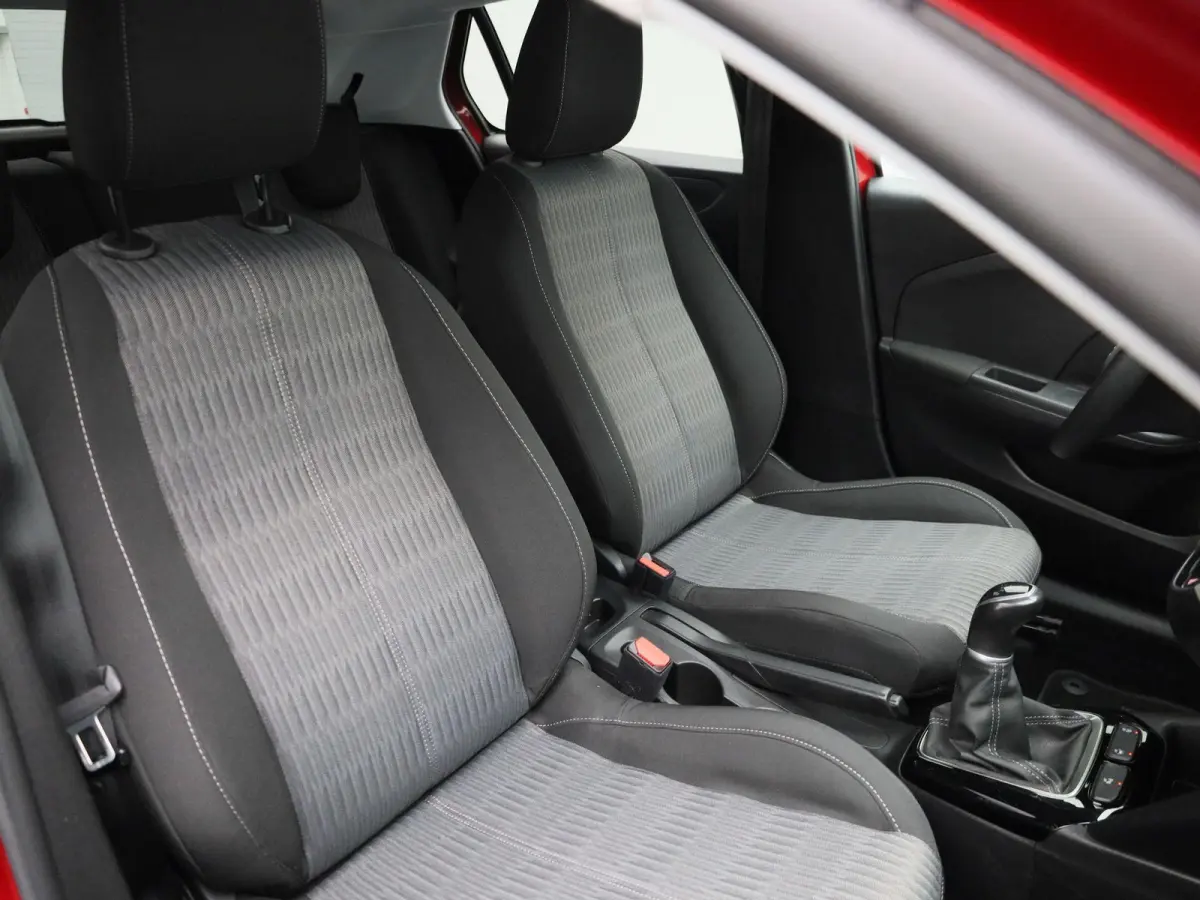 1.2 Edition | WORDT VERWACHT | APPLE CARPLAY | ANDROID AUTO | NAVIGATIE | ACHTERUITRIJCAMERA | DAB RADIO | GETINTE RUITEN | LICHTMETALEN VELGEN | BLUETOOTH | AIRCO | CRUISE CONTROL |