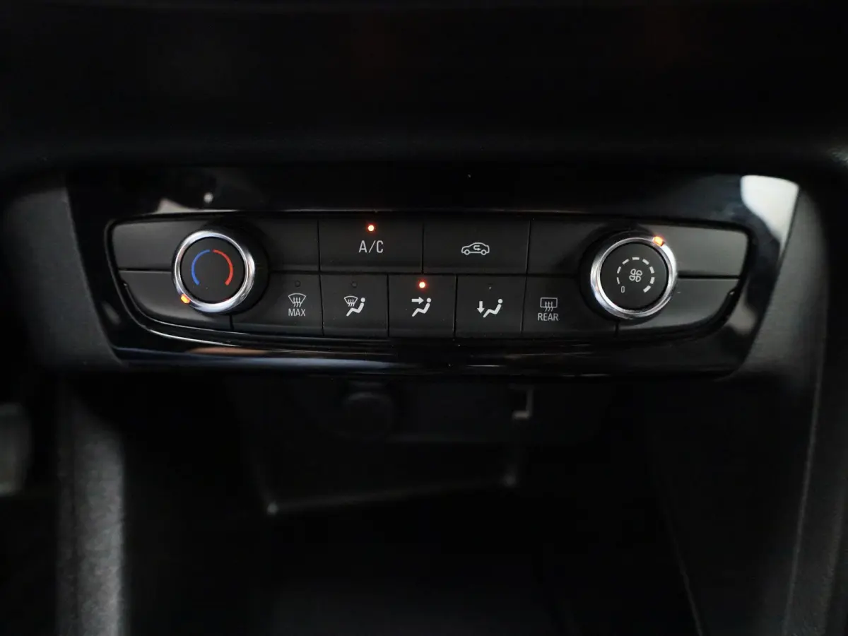 1.2 Edition | WORDT VERWACHT | APPLE CARPLAY | ANDROID AUTO | NAVIGATIE | ACHTERUITRIJCAMERA | DAB RADIO | GETINTE RUITEN | LICHTMETALEN VELGEN | BLUETOOTH | AIRCO | CRUISE CONTROL |