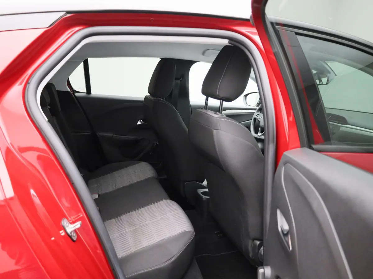 1.2 Edition | WORDT VERWACHT | APPLE CARPLAY | ANDROID AUTO | NAVIGATIE | ACHTERUITRIJCAMERA | DAB RADIO | GETINTE RUITEN | LICHTMETALEN VELGEN | BLUETOOTH | AIRCO | CRUISE CONTROL |