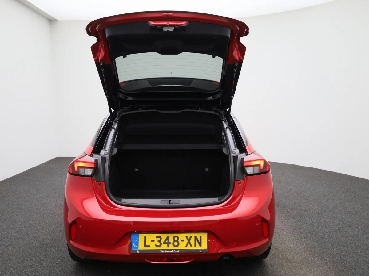 1.2 Edition | WORDT VERWACHT | APPLE CARPLAY | ANDROID AUTO | NAVIGATIE | ACHTERUITRIJCAMERA | DAB RADIO | GETINTE RUITEN | LICHTMETALEN VELGEN | BLUETOOTH | AIRCO | CRUISE CONTROL |