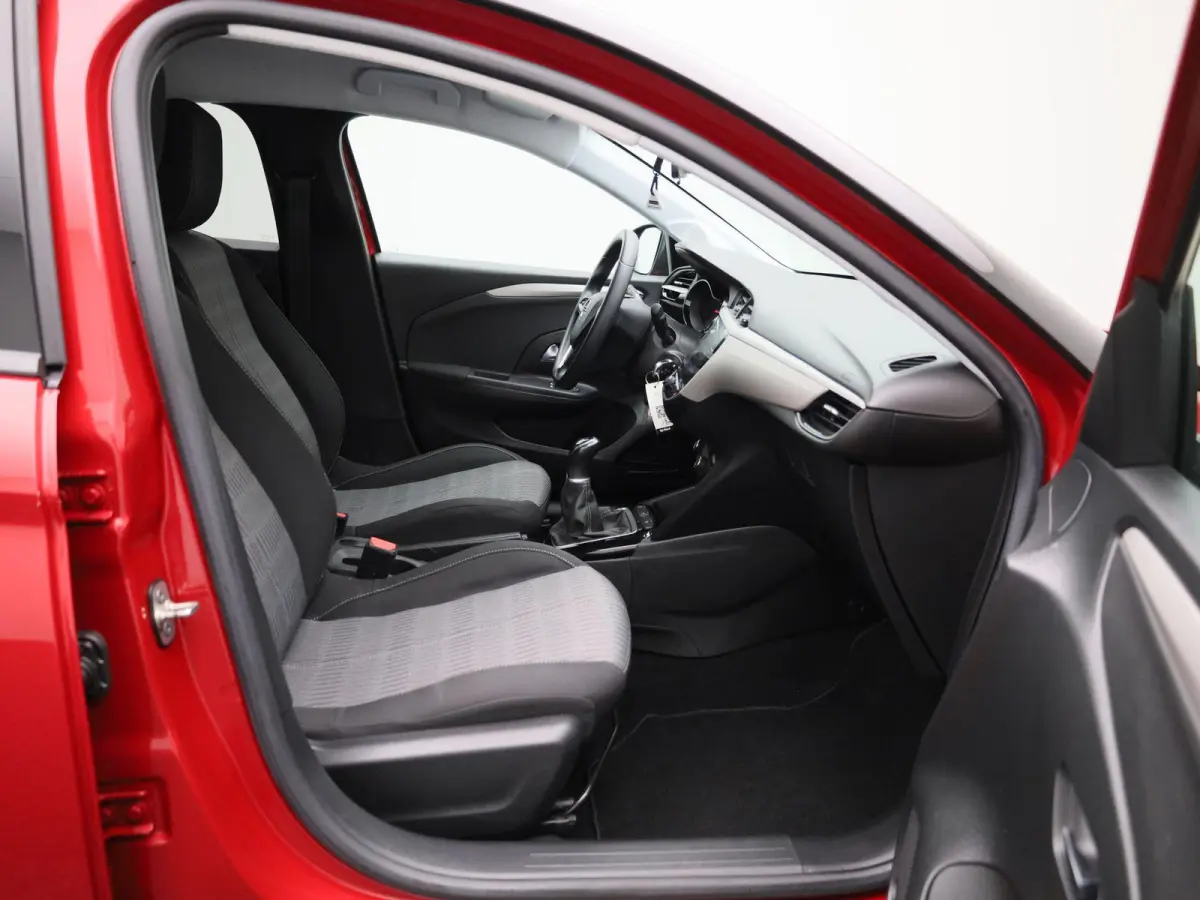 1.2 Edition | WORDT VERWACHT | APPLE CARPLAY | ANDROID AUTO | NAVIGATIE | ACHTERUITRIJCAMERA | DAB RADIO | GETINTE RUITEN | LICHTMETALEN VELGEN | BLUETOOTH | AIRCO | CRUISE CONTROL |