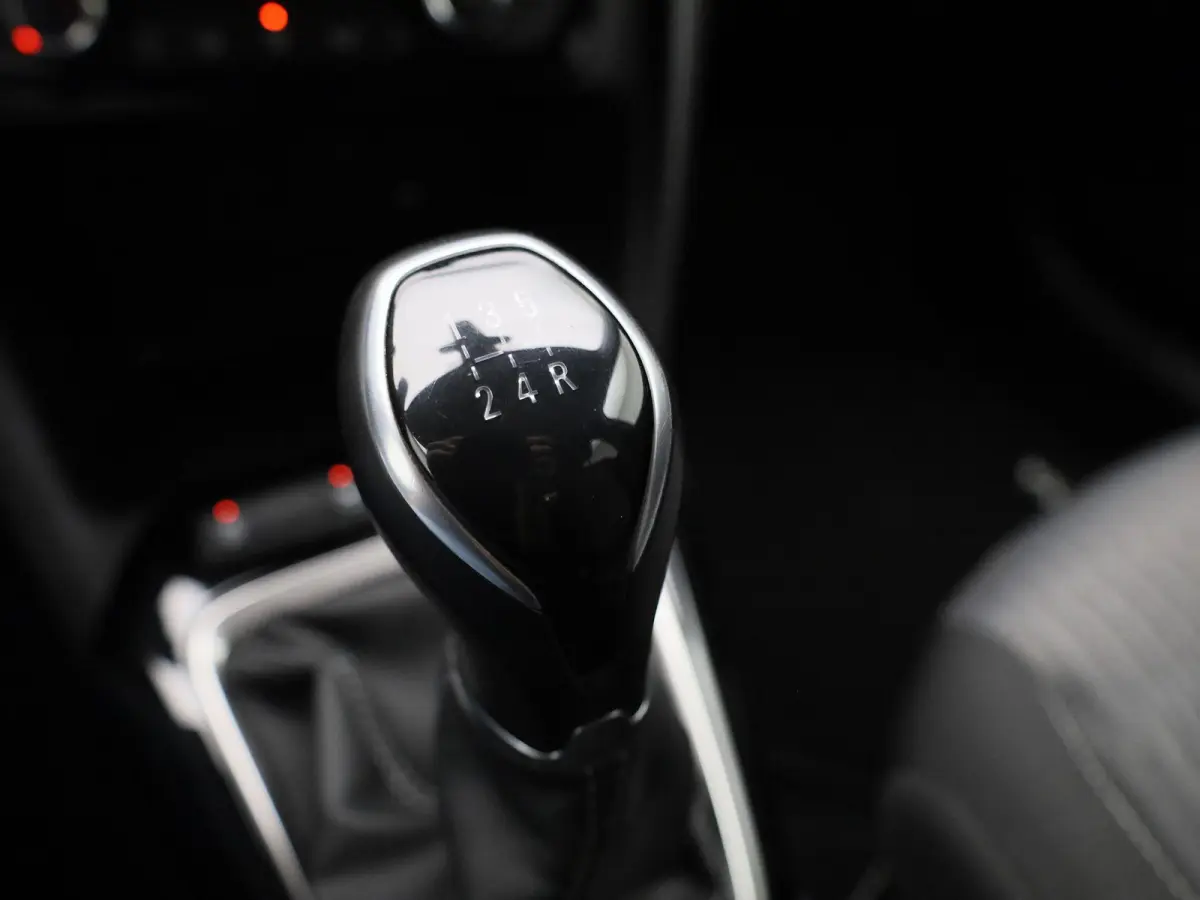 1.2 Edition | WORDT VERWACHT | APPLE CARPLAY | ANDROID AUTO | NAVIGATIE | ACHTERUITRIJCAMERA | DAB RADIO | GETINTE RUITEN | LICHTMETALEN VELGEN | BLUETOOTH | AIRCO | CRUISE CONTROL |