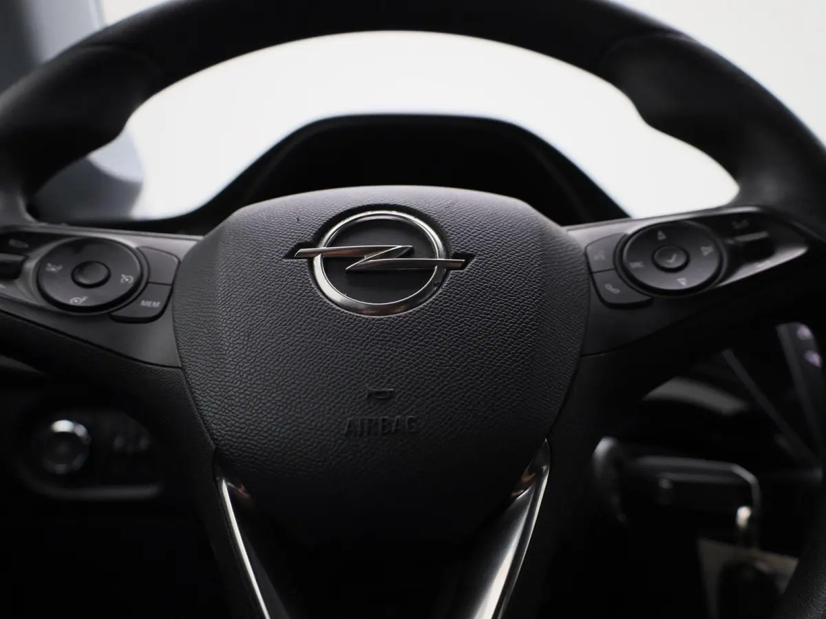 1.2 Edition | WORDT VERWACHT | APPLE CARPLAY | ANDROID AUTO | NAVIGATIE | ACHTERUITRIJCAMERA | DAB RADIO | GETINTE RUITEN | LICHTMETALEN VELGEN | BLUETOOTH | AIRCO | CRUISE CONTROL |