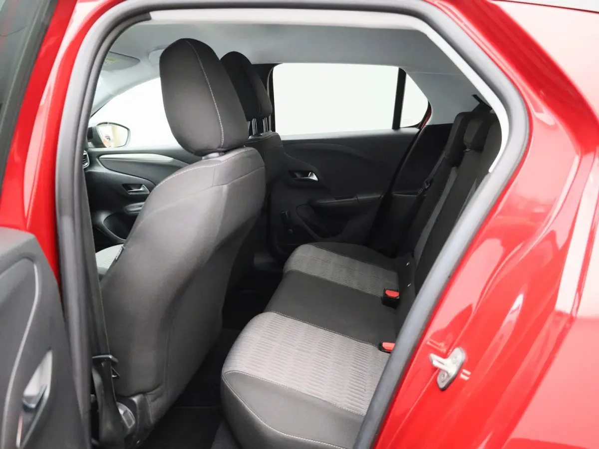 1.2 Edition | WORDT VERWACHT | APPLE CARPLAY | ANDROID AUTO | NAVIGATIE | ACHTERUITRIJCAMERA | DAB RADIO | GETINTE RUITEN | LICHTMETALEN VELGEN | BLUETOOTH | AIRCO | CRUISE CONTROL |