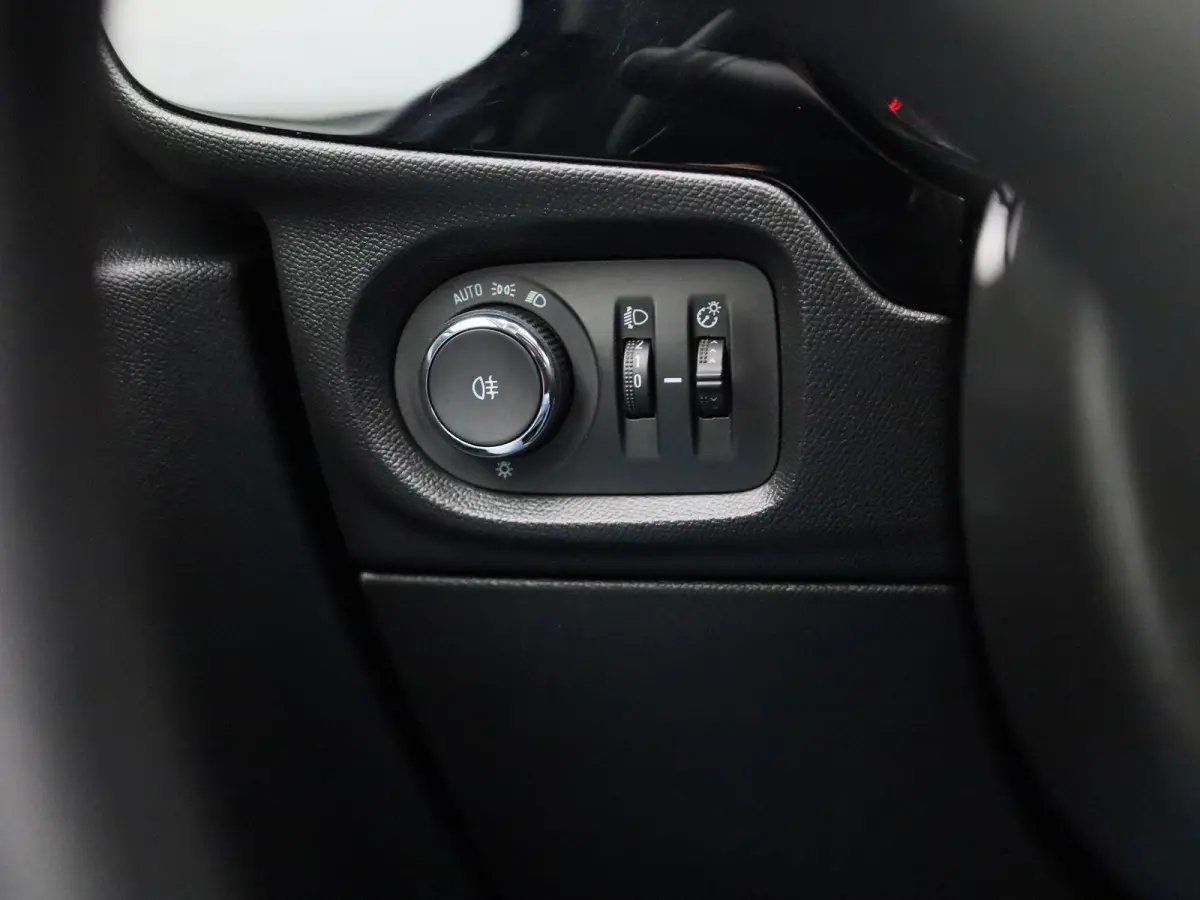 1.2 Edition | WORDT VERWACHT | APPLE CARPLAY | ANDROID AUTO | NAVIGATIE | ACHTERUITRIJCAMERA | DAB RADIO | GETINTE RUITEN | LICHTMETALEN VELGEN | BLUETOOTH | AIRCO | CRUISE CONTROL |