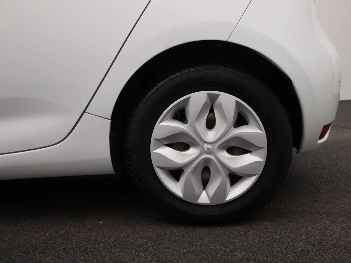 R90 Life 41 kWh | WORDT VERWACHT | NAVIGATIE | PARKEERSENSOREN ACHTER | BLUETOOTH | CRUISE CONTROL | AIRCO | MULTIFUNCTIONEEL STUURWIEL | 5-DEURS |