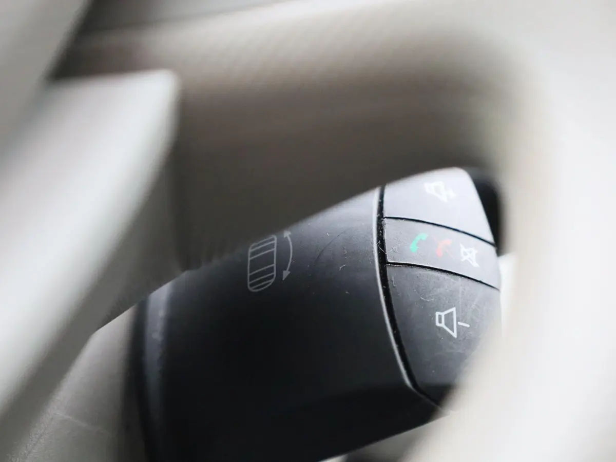 R90 Life 41 kWh | WORDT VERWACHT | NAVIGATIE | PARKEERSENSOREN ACHTER | BLUETOOTH | CRUISE CONTROL | AIRCO | MULTIFUNCTIONEEL STUURWIEL | 5-DEURS |