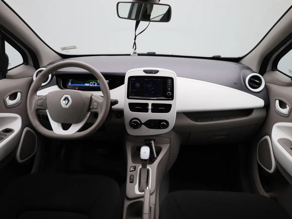 R90 Life 41 kWh | WORDT VERWACHT | NAVIGATIE | PARKEERSENSOREN ACHTER | BLUETOOTH | CRUISE CONTROL | AIRCO | MULTIFUNCTIONEEL STUURWIEL | 5-DEURS |