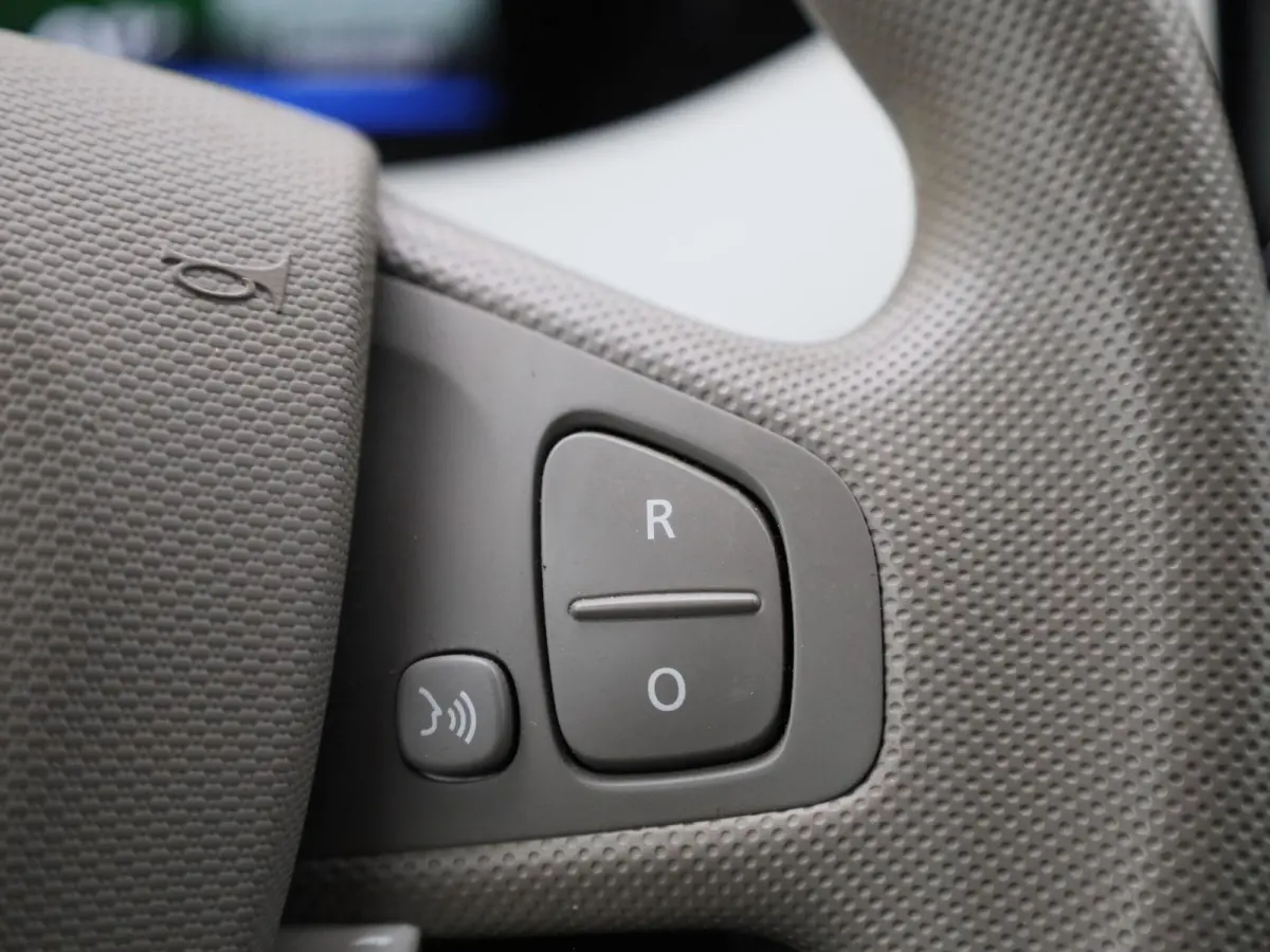 R90 Life 41 kWh | WORDT VERWACHT | NAVIGATIE | PARKEERSENSOREN ACHTER | BLUETOOTH | CRUISE CONTROL | AIRCO | MULTIFUNCTIONEEL STUURWIEL | 5-DEURS |