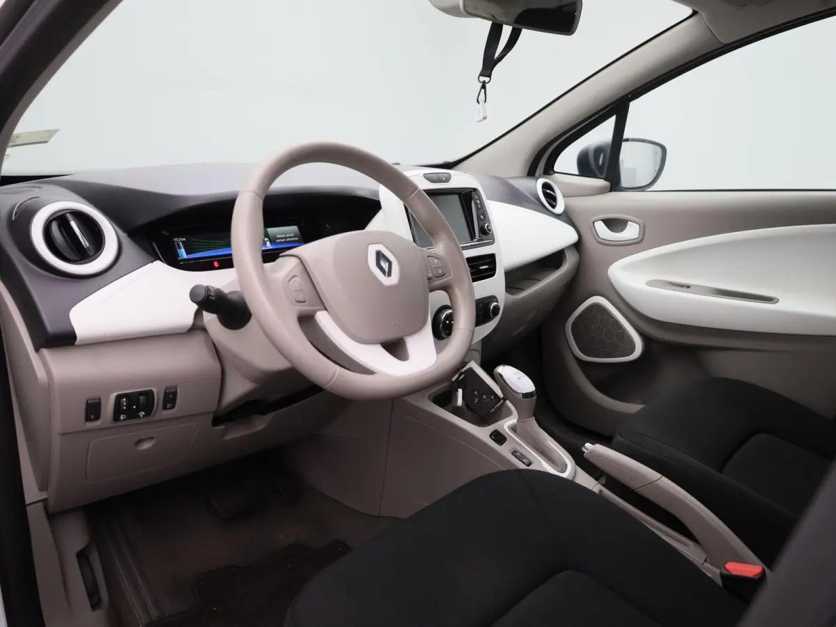 R90 Life 41 kWh | WORDT VERWACHT | NAVIGATIE | PARKEERSENSOREN ACHTER | BLUETOOTH | CRUISE CONTROL | AIRCO | MULTIFUNCTIONEEL STUURWIEL | 5-DEURS |