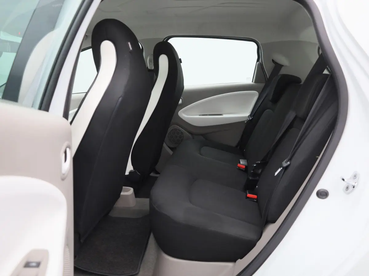 R90 Life 41 kWh | WORDT VERWACHT | NAVIGATIE | PARKEERSENSOREN ACHTER | BLUETOOTH | CRUISE CONTROL | AIRCO | MULTIFUNCTIONEEL STUURWIEL | 5-DEURS |